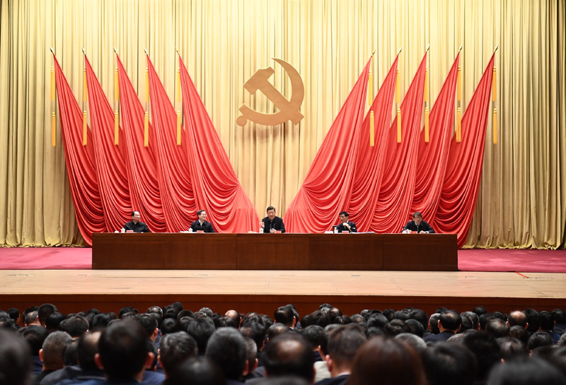 3月1日，2019年春季學(xué)期中央黨校（國(guó)家行政學(xué)院）中青年干部培訓(xùn)班在中央黨校開(kāi)班。中共中央總書記、國(guó)家主席、中央軍委主席習(xí)近平在開(kāi)班式上發(fā)表重要講話。